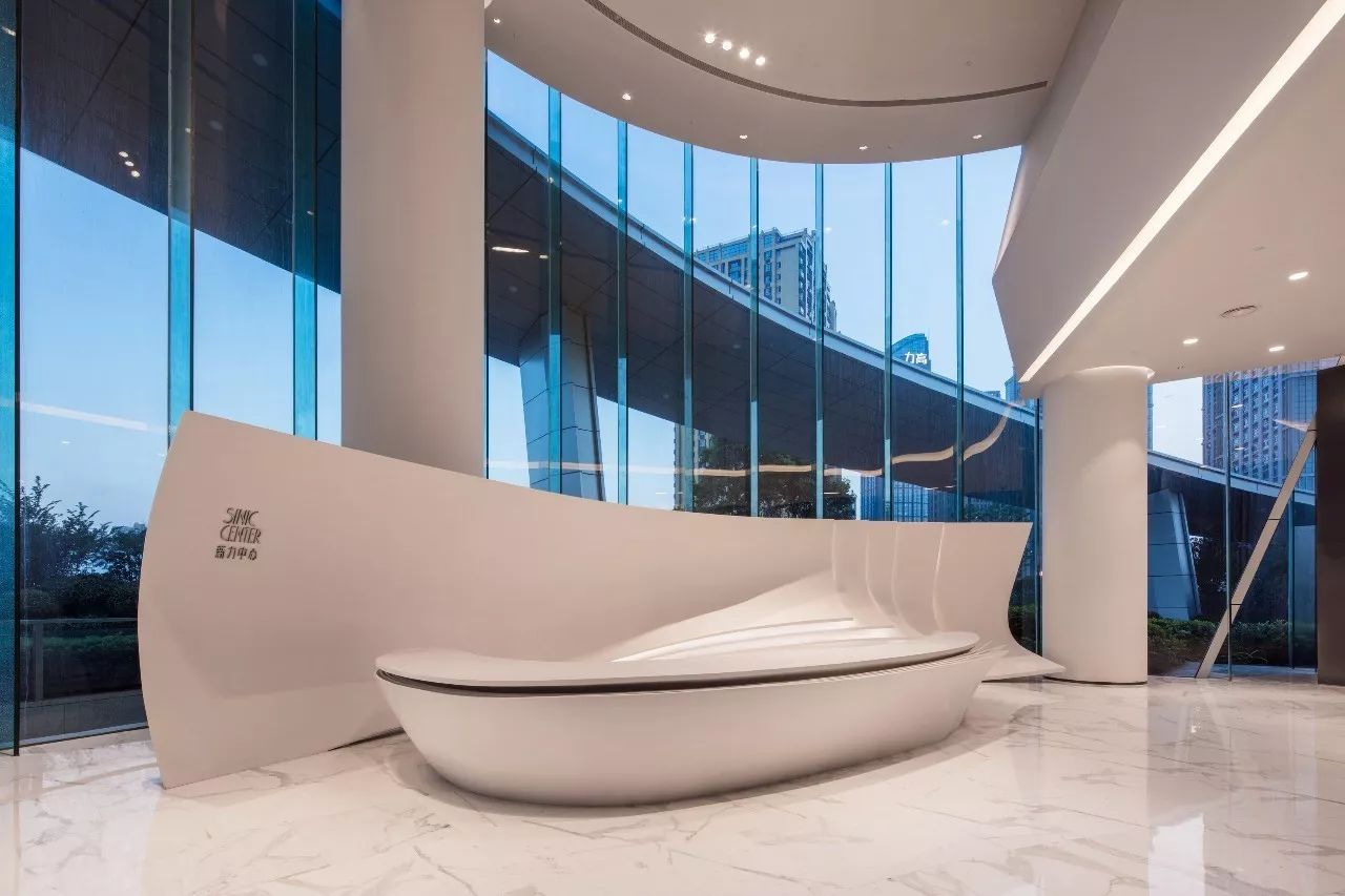 新力地产与918博天堂为南昌新力中心打造了4.2m高阔层高、地下双层超大专属车库