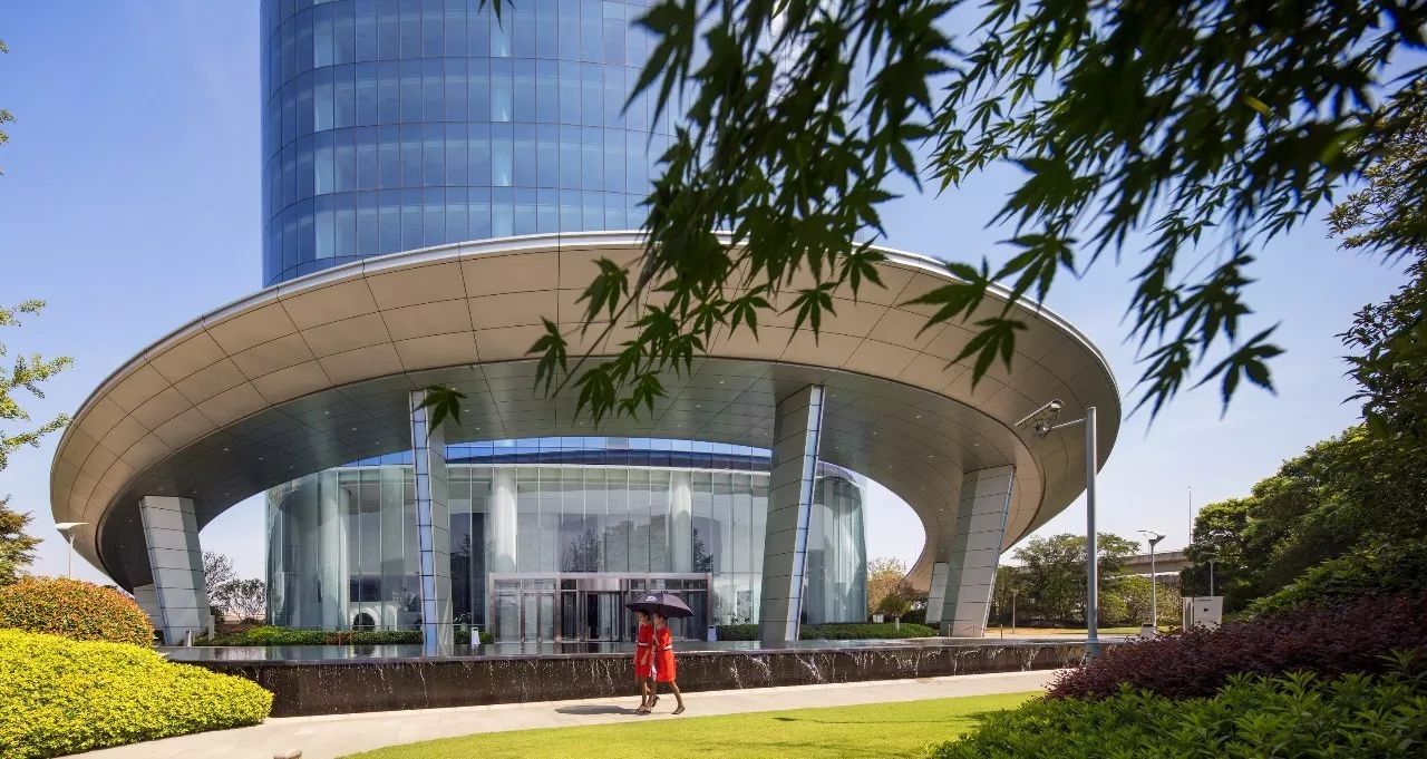 南昌新力中心塔楼直接落地，，，，，，无裙房